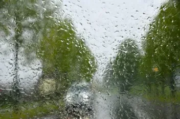 下雨天对什么期货有影响(恶劣天气对期货影响)_https://www.xmqjcw.com_期货百科_第1张